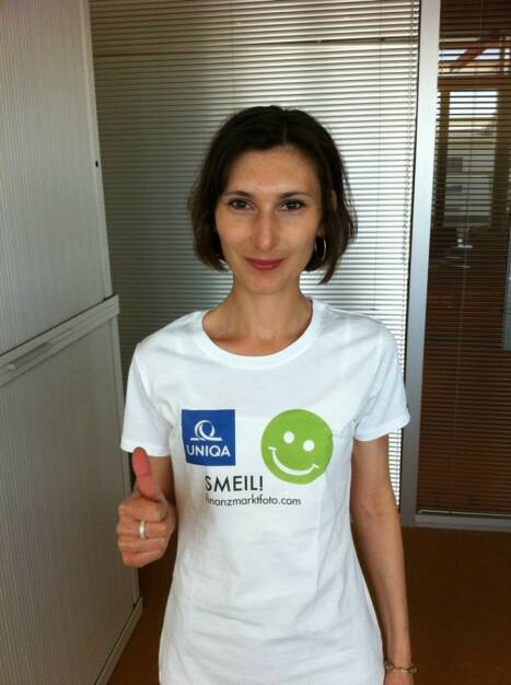 Baader Bank Smeil: Susanne Stickler, Shirt in der Uniqa Kollektion (08.06.2014) 