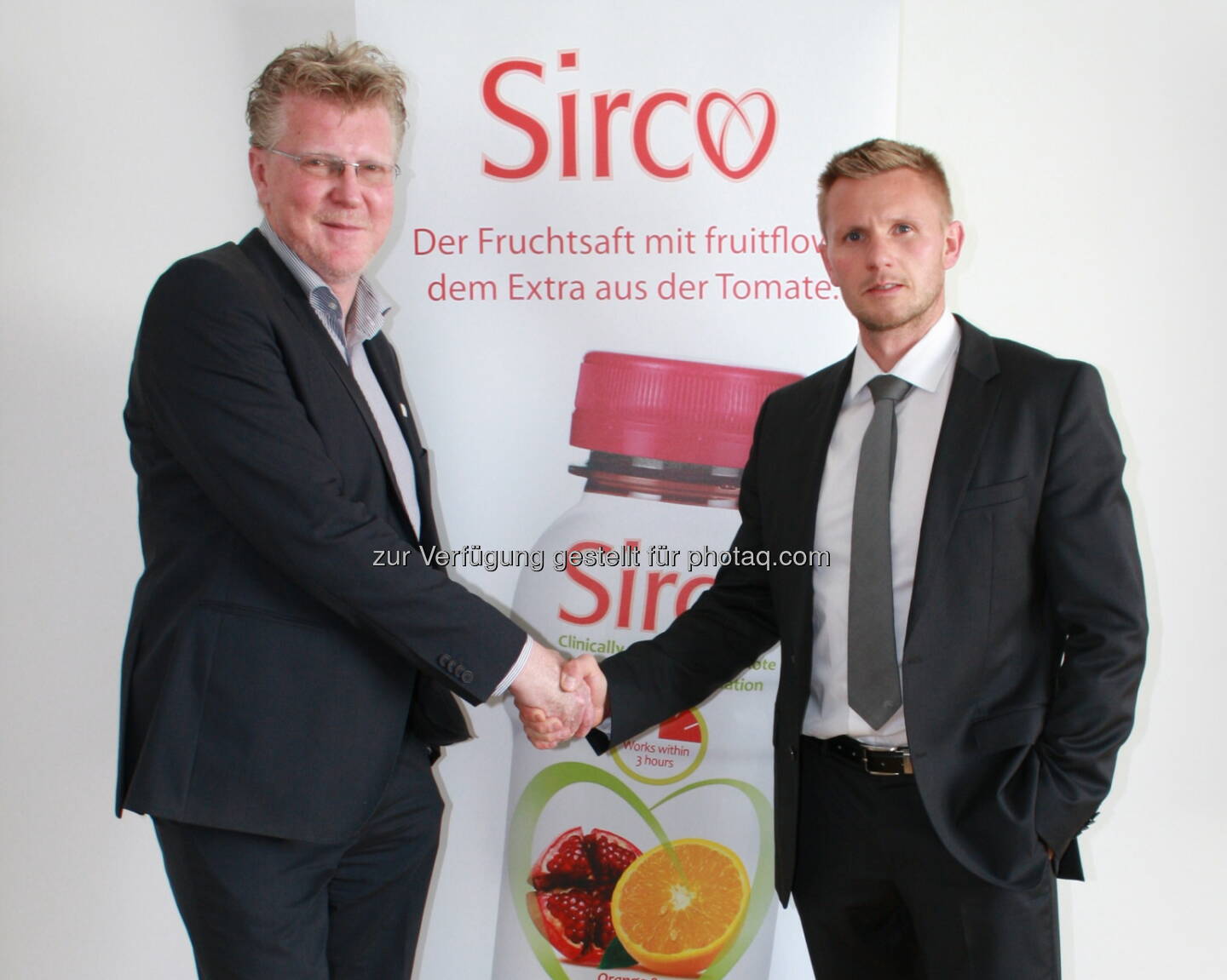 Peter Aigner, Slawomir Moritz: Sirco verlängert mit Aigner PR. Anfang April startete mit Sirco der erste Fruchtsaft mit fruitflow®, einem bioaktiven, gesundheitsfördernden Extrakt aus der Tomate, im österreichischen Handel. Mit der Markteinführung wurde Anfang März die Wiener PR-Agentur Aigner PR beauftragt. Nach dem Ende der Launch-Phase im Handel hat sich Proline Solutions – vertreibt Sirco exklusiv in Österreich – nun zu einer langfristigen Zusammenarbeit mit Aigner PR entschlossen (c) Aussendung