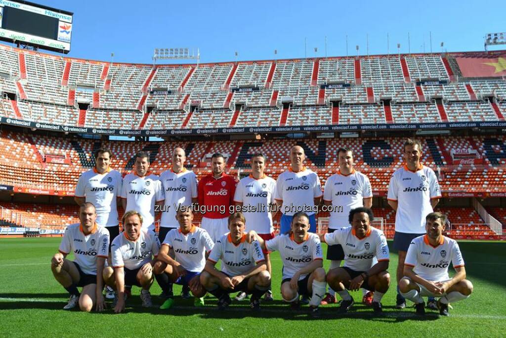 Jinko: Our customers playing football in the stadium of ValenciaCF - what a fun day!  Source: http://facebook.com/439664686151652 (11.06.2014) 