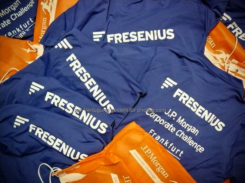 Das Team Fresenius wird heute Abend zum 22. Mal beim J.P. Morgan Corporate Challenge: Frankfurt dabei sein. Die Kisten sind gepackt. 500 Kollegen laufen mit. Auf die blauen T-Shirts achten!  Source: http://facebook.com/fresenius.group, © Fresenius AG (Homepage) (12.06.2014) 