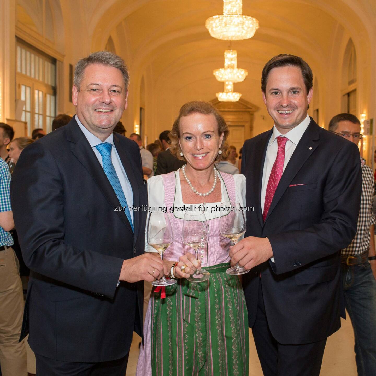 Bundesminister Andrä Ruprechter, Alexandra Graski-Hoffmann, VieVinum Organisatorin, Johannes Schmuckenschlager, Weinbaupräsident und Abgeordneter zum Nationalrat