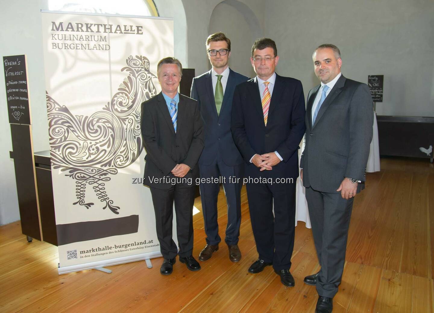 Christian Janisch (Esterházy Immobilien), Clemens Biffl (Esterházy Immobilien), Stefan Ottrubay (Vorsitzender des Direktionsrates), Matthias Grün (Vorsitzender der Wirtschaftsstiftungen: Esterhazy Betriebe GmbH: Solides Wachstum durch nachhaltiges Wirtschaften - Die Esterházy Unternehmens-Gruppe zum Wirtschaftsjahr 2013 (c) Tischler