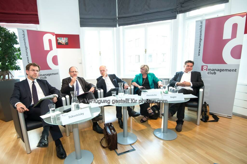 management club: mc-quergeredet: Das Budget steht - eine Bewertung, Im Bild vl.n.r.: Andreas Zakostelsky (ÖVP, Finanzsprecher), Christian Keuschnigg (IHS, Direktor), Moderation: Andreas Weber (Format, Chefredakteur) Martha Oberndorfer (ÖBFA, Geschäftsführerin) und Werner Kogler (Die Grünen, Finanzsprecher). (19.06.2014) 