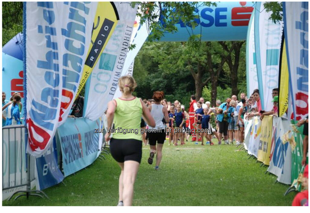 Zieleinlauf, OÖGKK Frauenlauf Linz 2014, © maxFun.cc GmbH (21.06.2014) 