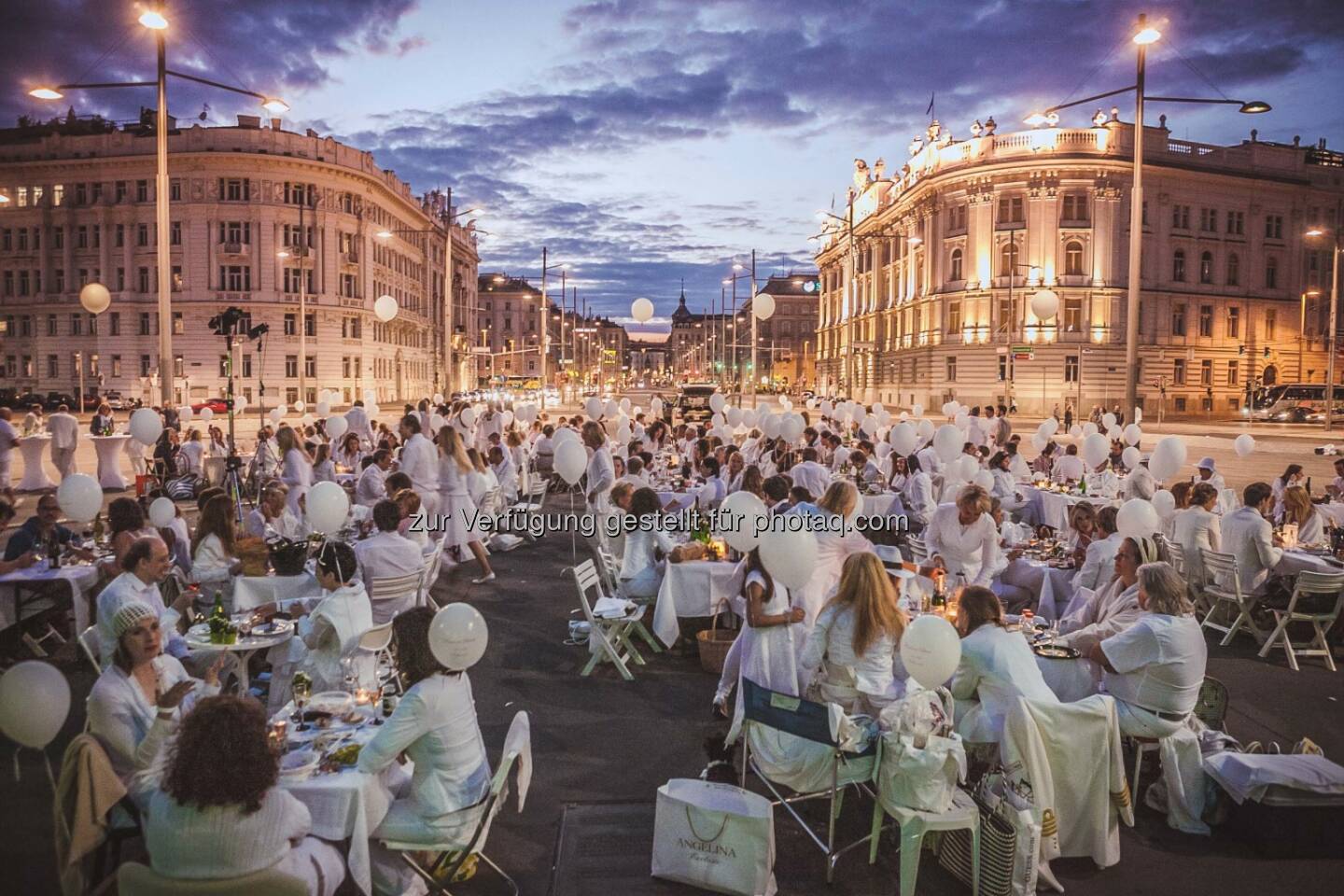 Picnic en Blanc 2014, Schwarzenbergplatz