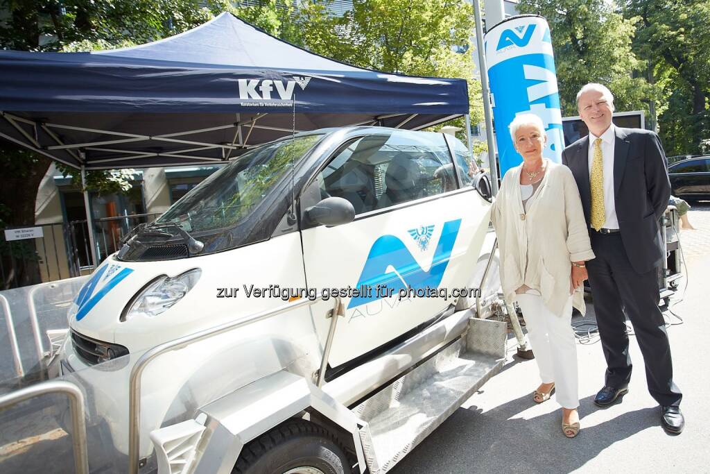 Renate Römer, Obfrau der AUVA und Orthmar Thann, Direktor des KFVKuratorium für Verkehrssicherheit: Wenn Eltern ihre Kinder gefährden: Wie sicher sind Österreichs Kinder als Mitfahrer im Pkw? (c) KfV (30.06.2014) 