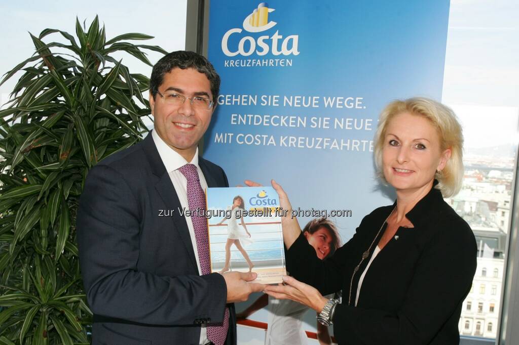 Costa Kreuzfahrten Pressekonferenz: Präsentation Katalog Kreuzfahrten 2015/2016: Dario Rustico (Sales & Marketing Director Central Europe, Africa, Middle East and India, Costa Crociere S.p.A.) und Ulrike Soukop (Geschäftsführerin Costa Kreuzfahrten Österreich), © Aussendung checkfelix (02.07.2014) 