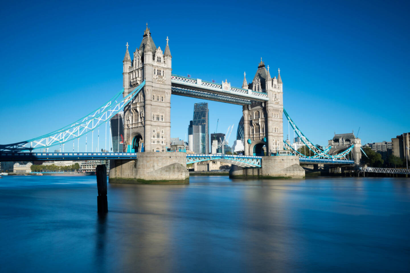 London, Tower Bridge, http://www.shutterstock.com/de/pic-162607085/stock-photo-tower-bridge-in-london-uk.html