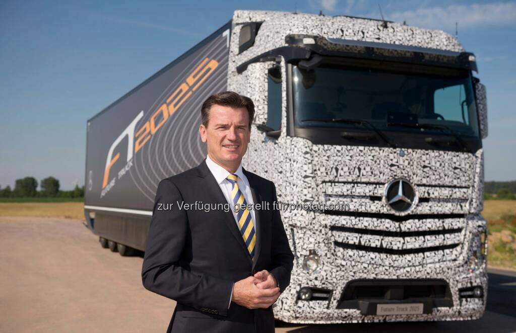 Wolfgang Bernhard, Vorstand der Daimler AG für Daimler Trucks & Daimler Buses, präsentiert den Future Truck 2025. Der Zukunfts-Lkw feierte heute in Magdeburg Weltpremiere., © Aussendung (03.07.2014) 