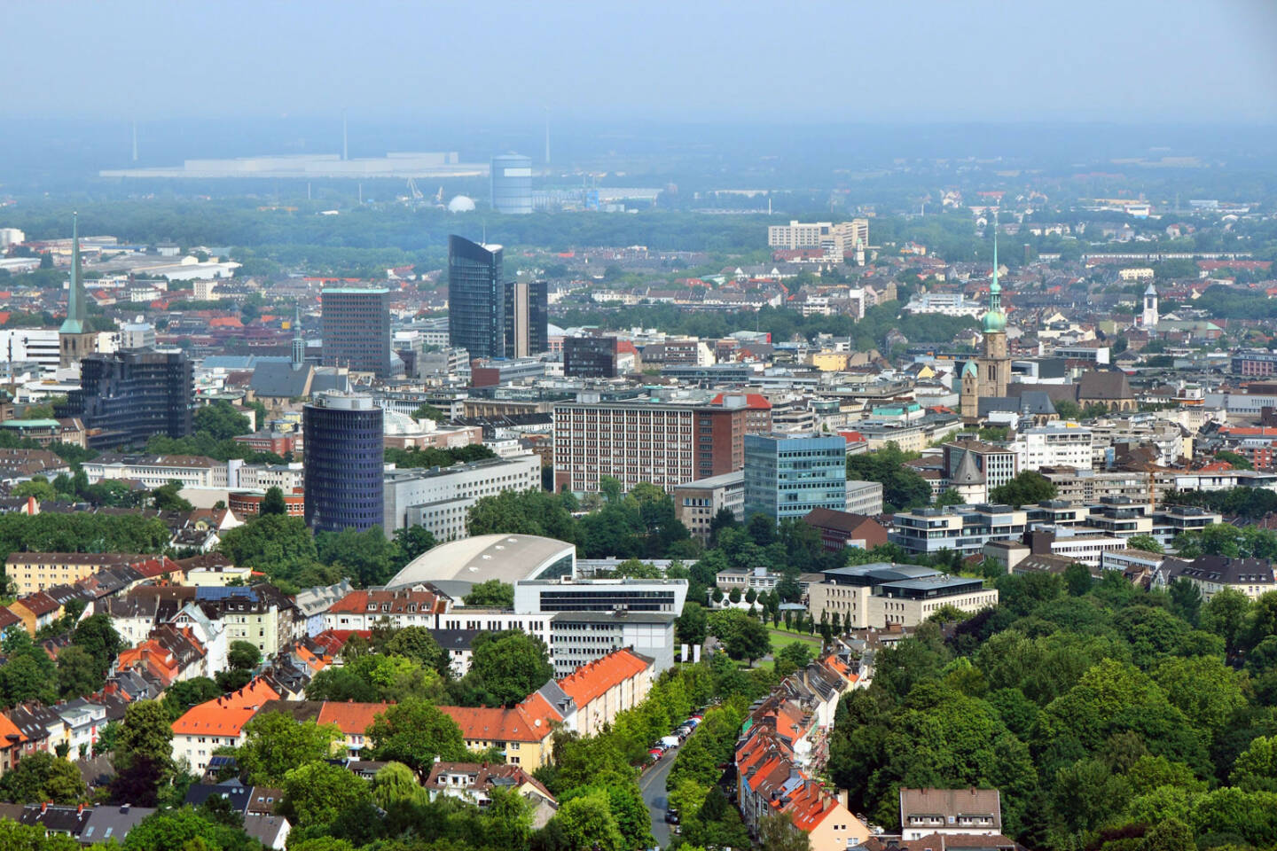 Dortmund, Ruhrgebiet, http://www.shutterstock.com/de/pic-127002083/stock-photo-dortmund-city-in-ruhrgebiet-ruhr-metropolitan-region-in-germany-aerial-view.html (Bild: www.shutterstock.com)