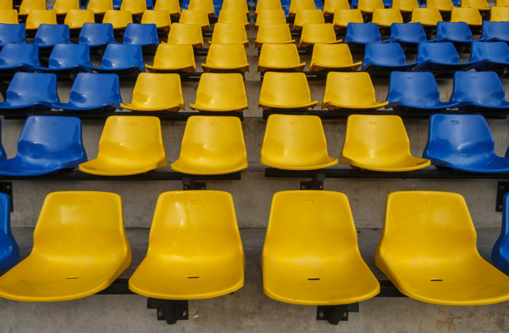 Sitze, leere Sitze, Stadion, blau-geb, Ukraine, Niederösterreich, http://www.shutterstock.com/de/pic-149163947/stock-photo-sport-stadium.html (Bild: shutterstock.com) (04.07.2014) 