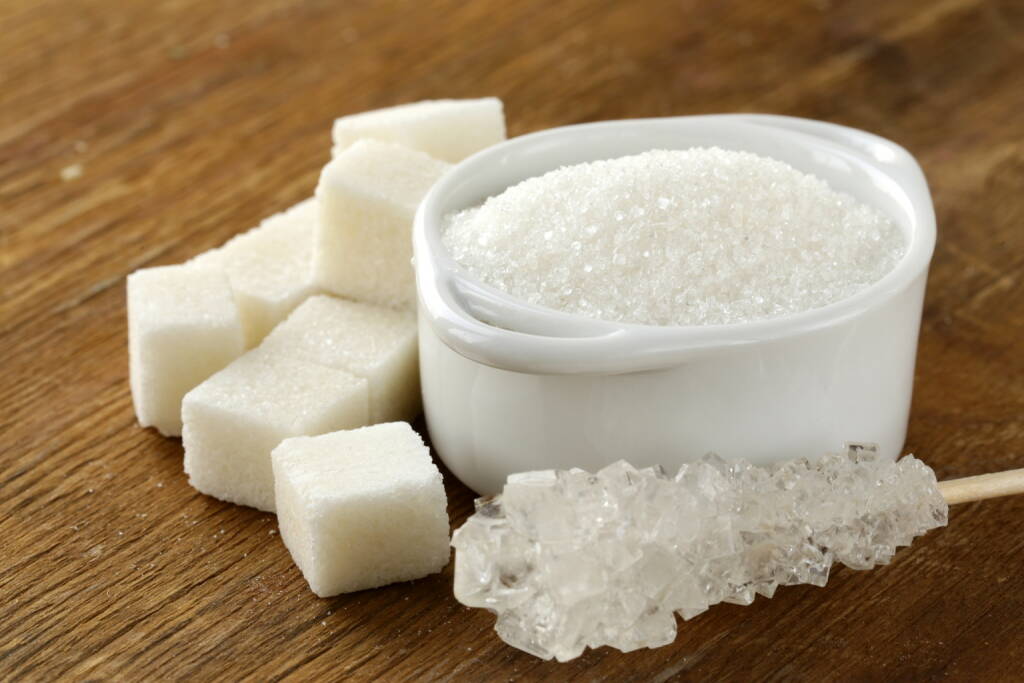 Zucker, Würfel, Dose, Kandis http://www.shutterstock.com/de/pic-128014142/stock-photo-several-types-of-white-sugar-refined-sugar-and-granulated-sugar.html (Bild: shutterstock.com) (04.07.2014) 