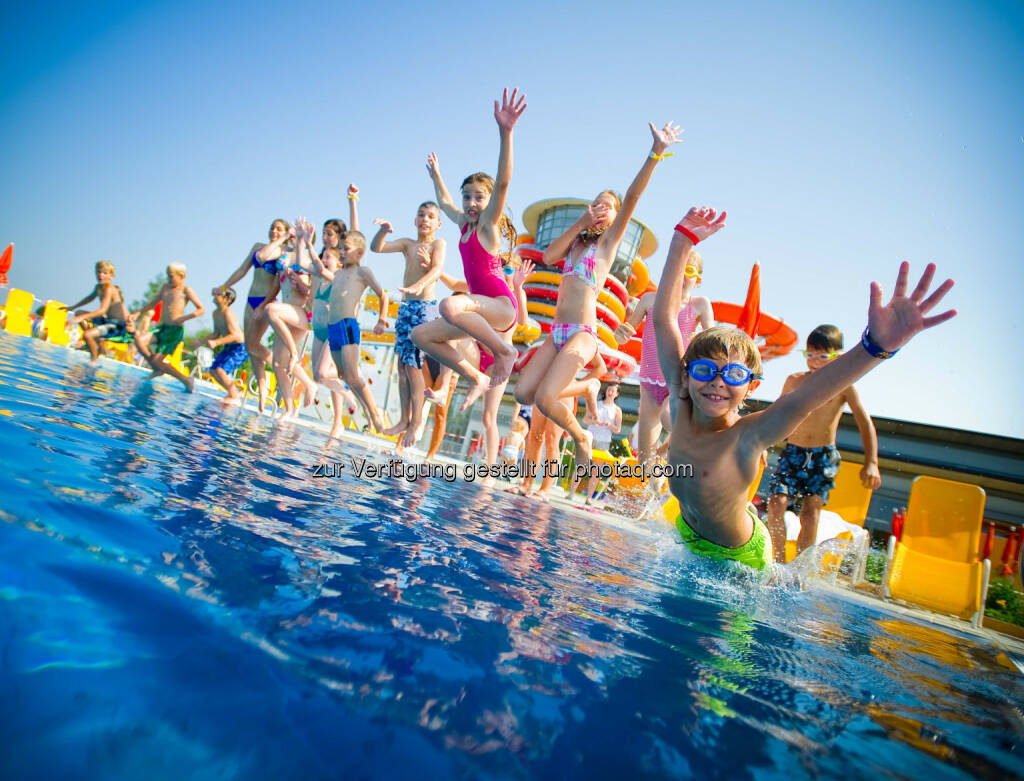 Sommer, Sonne, Sonnentherme Lutzmannsburg - Sonnentherme startet Sommerprogramm, Baden, Schwimmen, Schwimmbecken, Kinder, Wasser (Bild: Andi Bruckner/Sonnentherme), © Aussender (07.07.2014) 