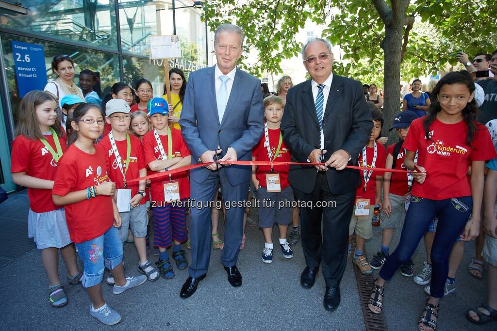 KinderuniWien 2014 eröffnet! BM Reinhold Mitterlehner und Rektor der Universität Wien Heinz W. Engl, © Aussendung (07.07.2014) 