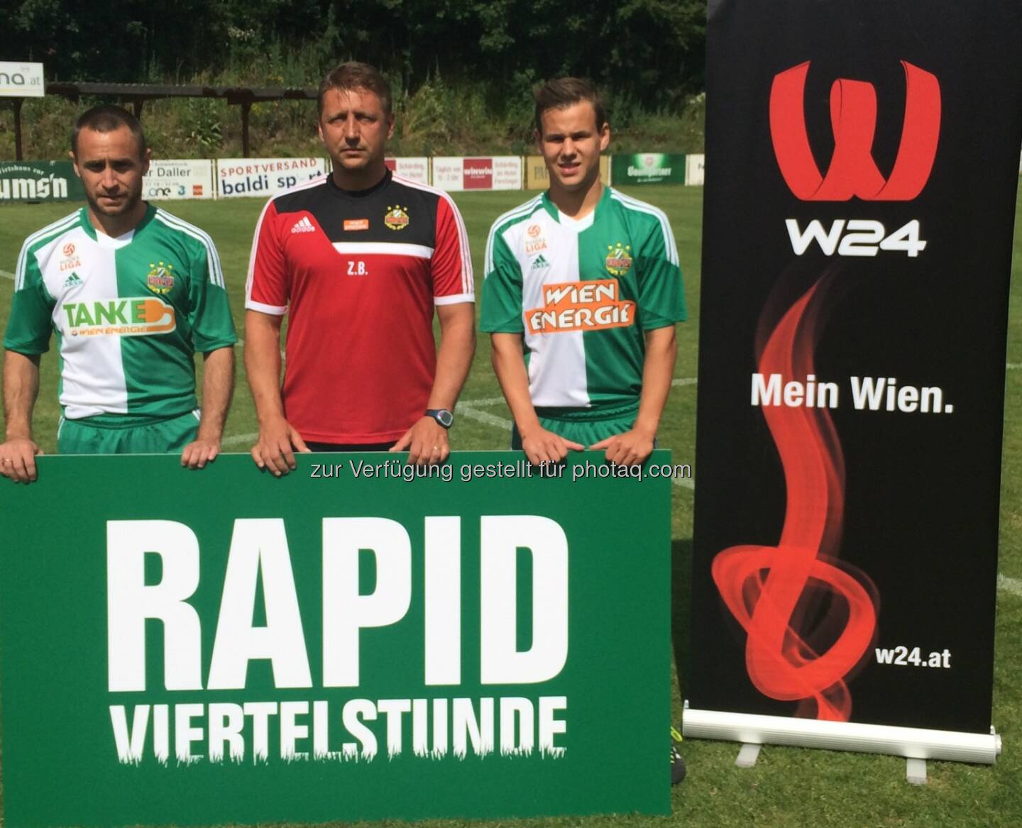 Das Wiener Stadtfernsehen W24 startet mit wöchentlichem TV-Magazin Rapid Viertelstunde: Steffen Hofmann (SK Rapid Kapitän), Zoran Barisic (SK Rapid Trainer), Luis Schaub (SK Rapid Mittelfeldspieler)