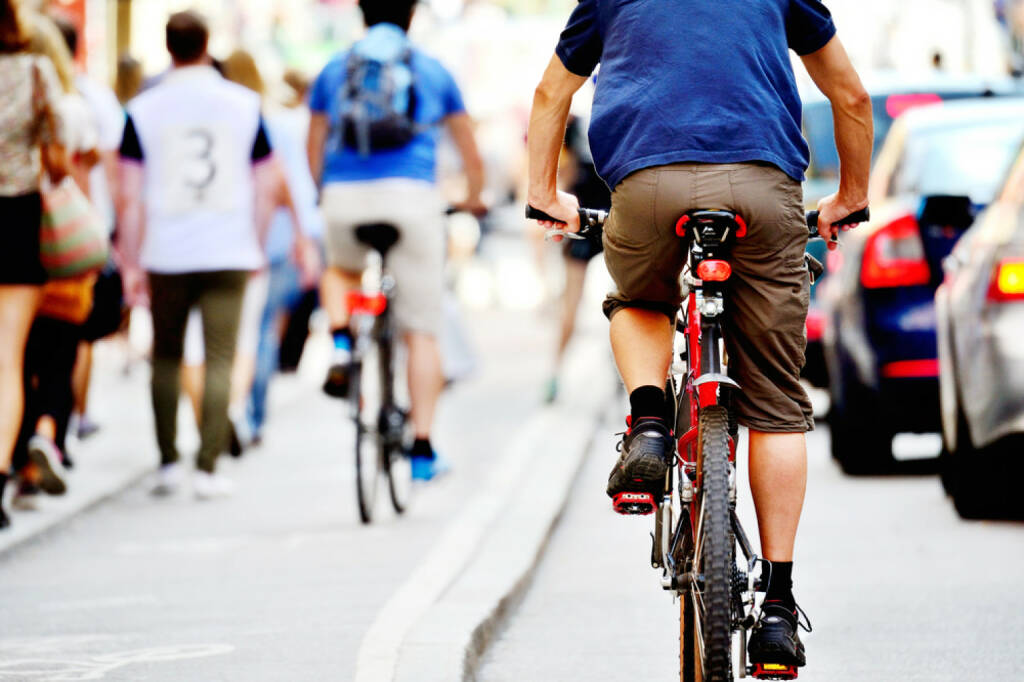 Radfahrer, Fahrrad, Radweg, http://www.shutterstock.com/de/pic-151729025/stock-photo-bicyclists-in-traffic.html , © (www.shutterstock.com) (11.07.2014) 