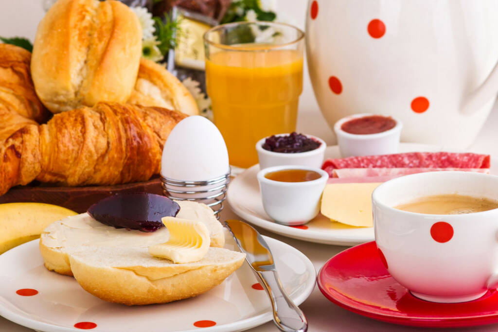 Frühstück, Österreich, Ei, food, http://www.shutterstock.com/de/pic-127156400/stock-photo-continental-breakfast-with-coffee-cheese-jelly-bread-rolls.html , © www.shutterstock.com (12.07.2014) 