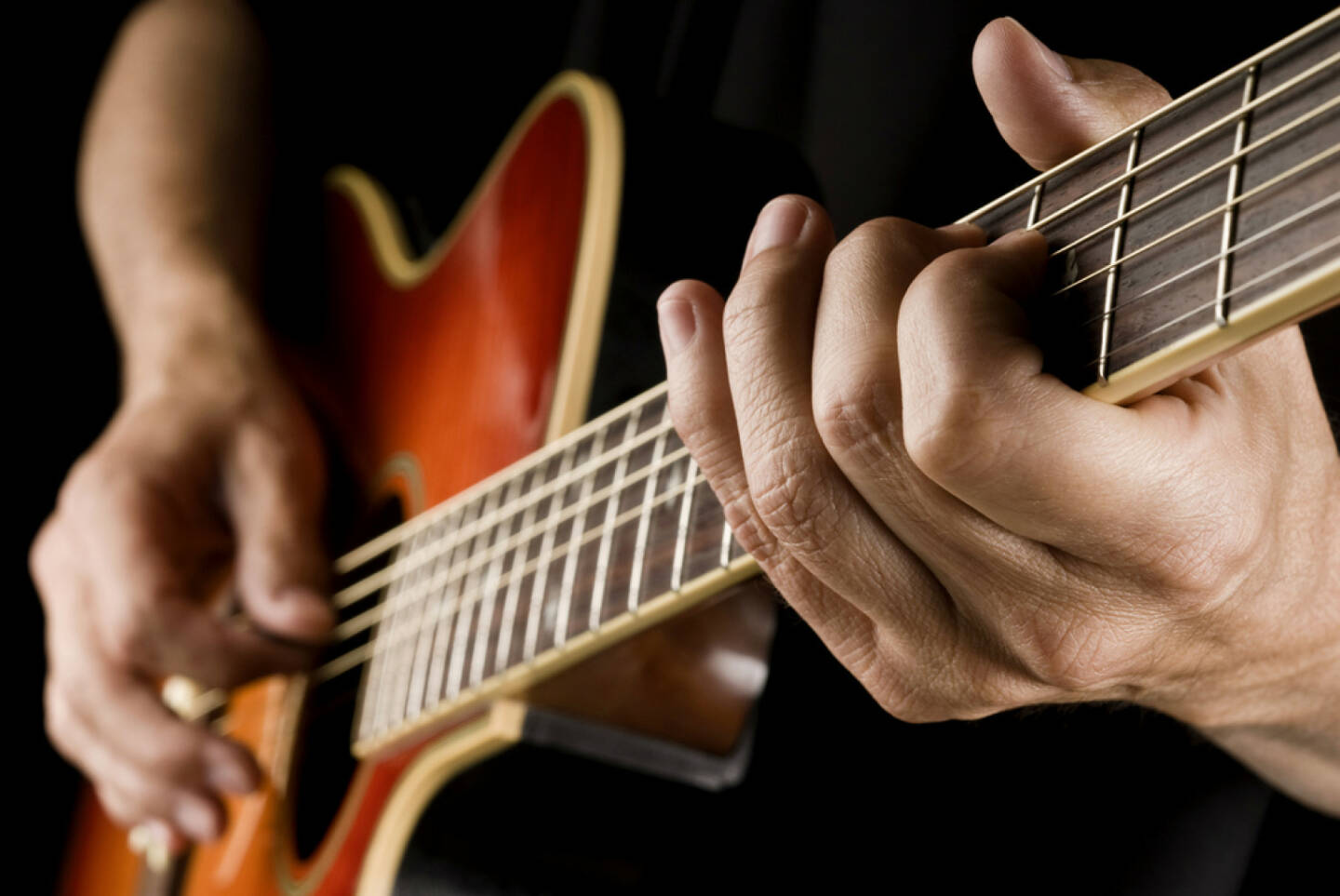 Gitarre, spielen, Musik, Saite, http://www.shutterstock.com/de/pic-200741816/stock-photo-guitarist-hands-playing-country-guitar.html 