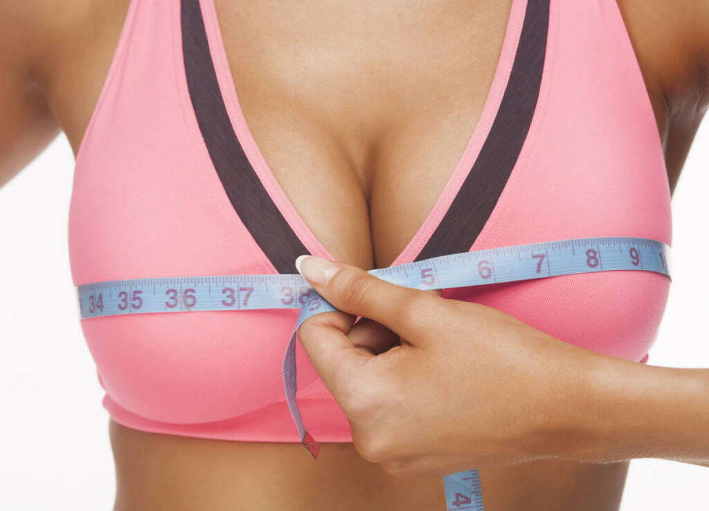 Busen, messen, vermessen, fake, falsch, unecht, Implantat, http://www.shutterstock.com/de/pic-121261798/stock-photo-the-young-woman-measures-to-itself-a-bust.html , © (www.shutterstock.com) (15.07.2014) 