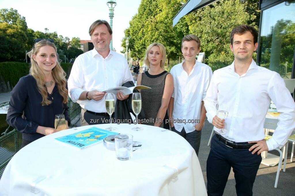 Kornelia Fünder (Medecco), Siegfried Kaiblinger (Kaiblinger Galerie und Kunsthandel) mit Frau und Sohn, Georg Pirker (pion), © Medecco Holding (17.07.2014) 