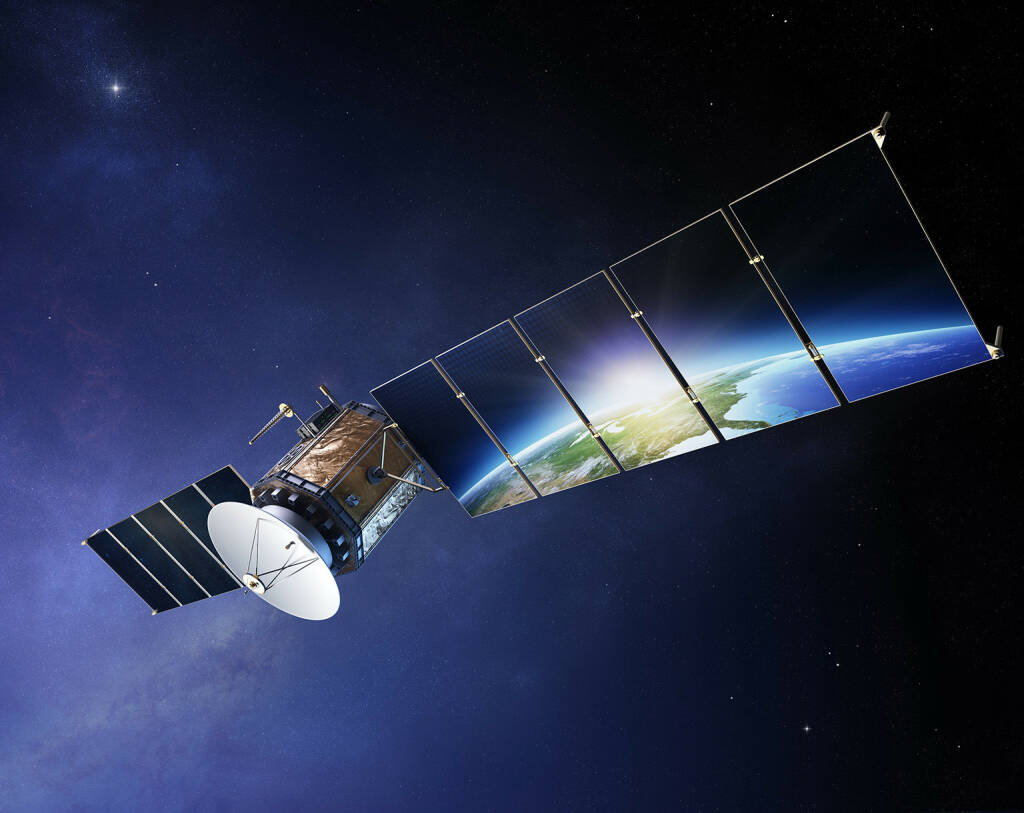 Satellit, Sonnensegel, All http://www.shutterstock.com/de/pic-150232019/stock-photo-satellite-communications-with-earth-reflecting-in-solar-panels-elements-of-this-d-image.html (20.07.2014) 