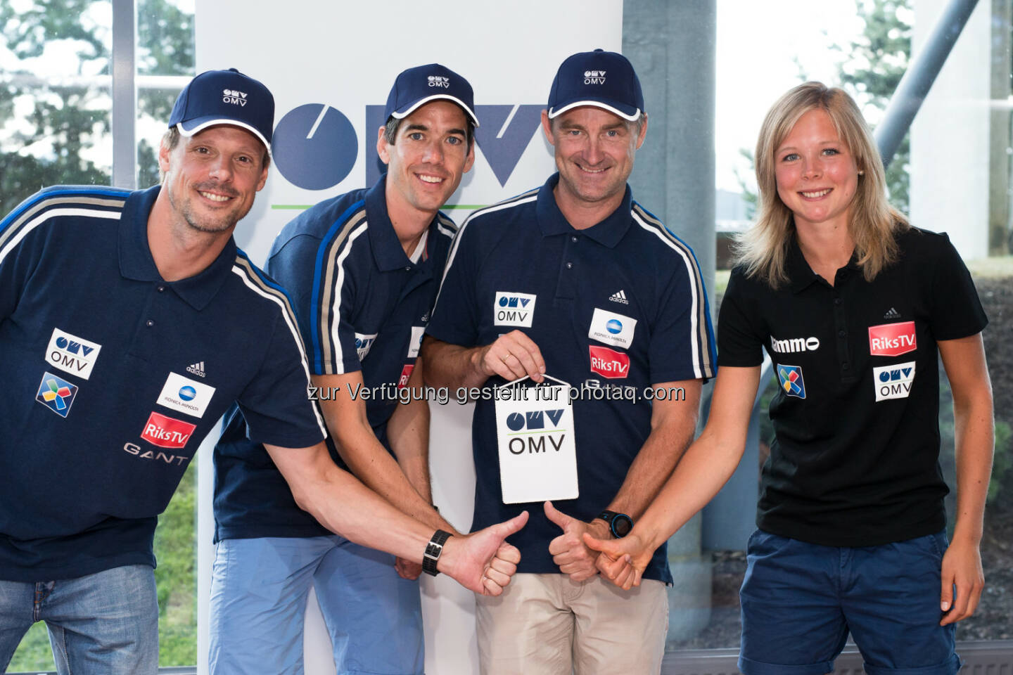 OMV sponsert seit 25 Jahren den Skisprungsport, ab sofort auch in Norwegen: Alexander Stöckl (Head Coach), Anders Bardal (World Champion and World Cup Winner), Clas Brede Braten (Sports Director), Maren Lundby (beste Skispringerin Norwegens) Credit: OMV/NSF
 