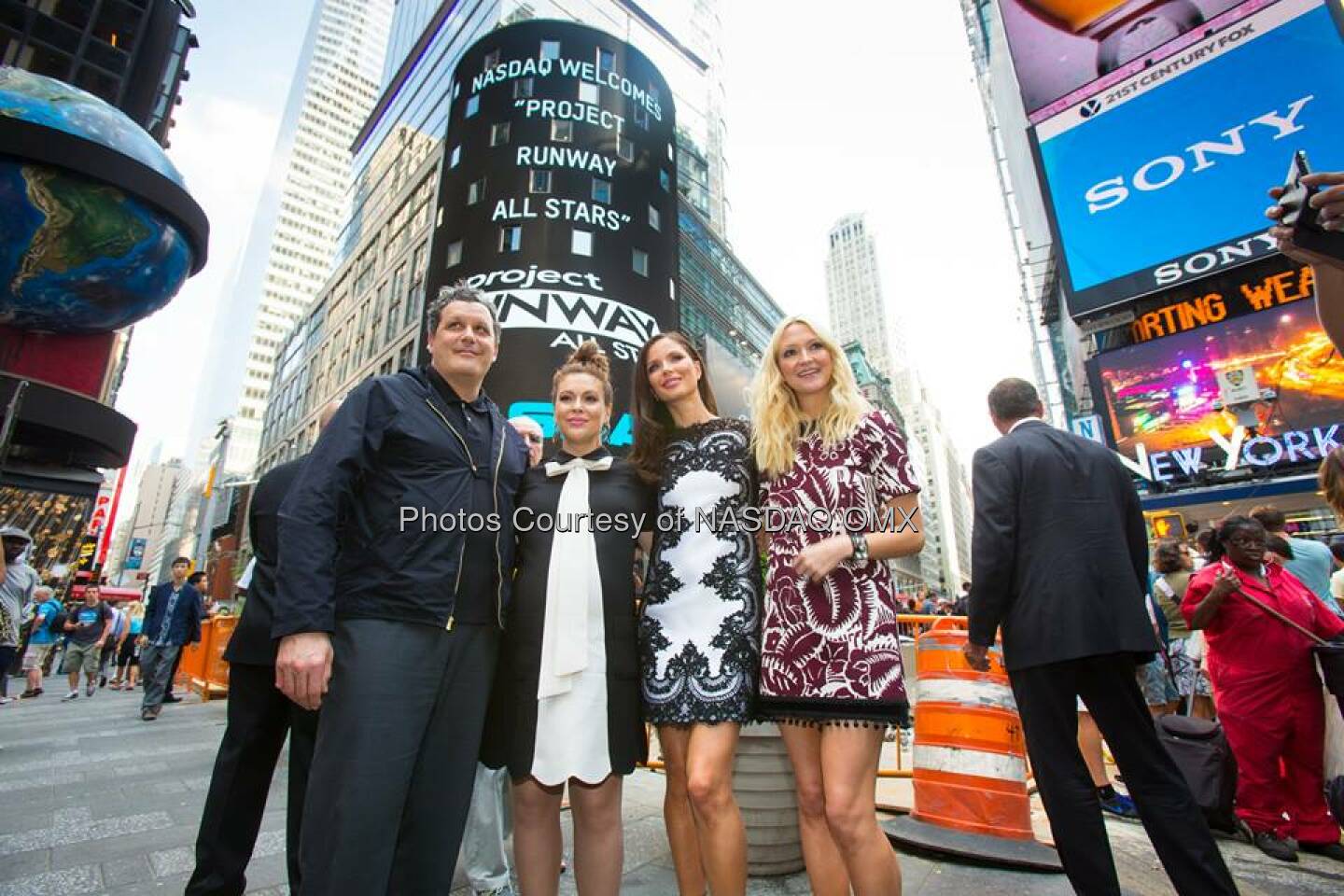 Alyssa Milano, Zanna Roberts Rassi, Isaac Mizrahi and Georgina Chapman ring the #NASDAQ Closing Bell to Celebrate the upcoming new season of Project Runway All-Stars  Source: http://facebook.com/NASDAQ