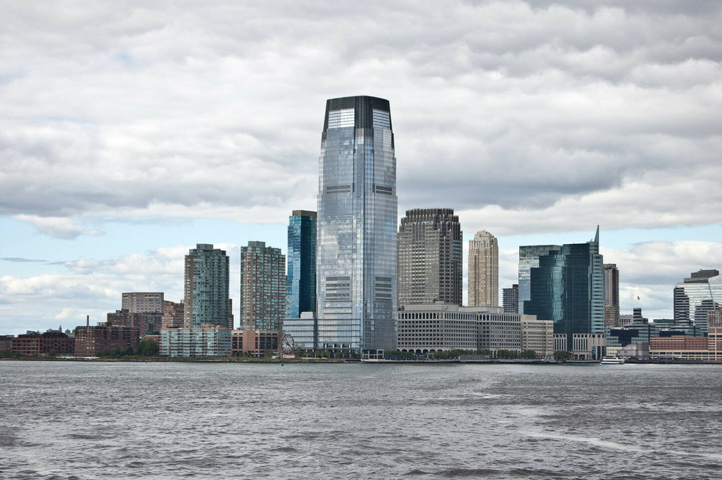 Goldman Sachs Tower, Jersey City, http://www.shutterstock.com/de/pic-68405743/stock-photo-goldman-sachs-tower-jersey-city-build-in-the-tallest-building-in-new-jersey.html