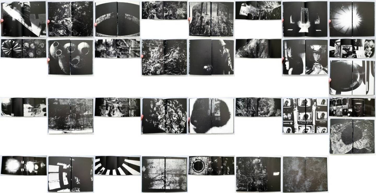 Kikuji Kawada - Chizu (The Map), Nazraeli Press, 2005, Beispielseiten, sample spreads - http://josefchladek.com/book/kikuji_kawada_-_chizu_the_map