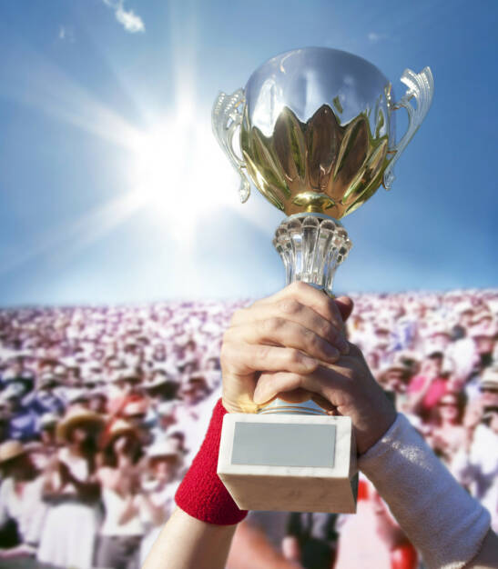 Pokal, Sieger, yes, Jubel, Gewinner, gewinnen, Erster, http://www.shutterstock.com/de/pic-159396485/stock-photo-cup-for-the-first-place-in-hands-of-the-champion.html  (26.07.2014) 