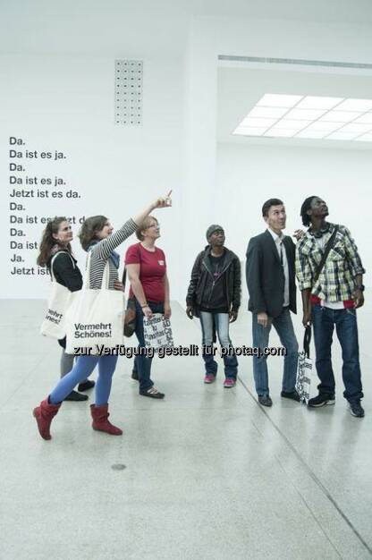 Schau! Hunger auf Kunst und Kultur: Mit den Kulturbuddies Hand in Hand zu Kulturveranstaltungen (c) OTS (27.07.2014) 