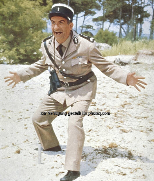 Oh, WTF: 100 Jahre Louis de Funès und Puls4 feiert mit: Der TV-Spezial-Tag am Sonntag, den 3. August 2014 auf PULS 4Gendarm Ludovic Cruchot (Louis de Funès) will den Strand von hüllenlosen Sonnenanbetern säubern ... (c) Puls4-Aussendung, © Aussender (02.08.2014) 