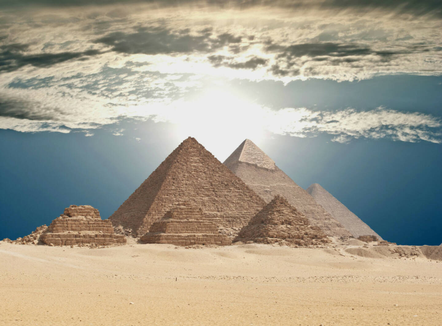 Kairo, Ägypten, Pyramiden von Gizeh, Wüste, http://www.shutterstock.com/de/pic-123111895/stock-photo-pyramids-in-giza.html 
