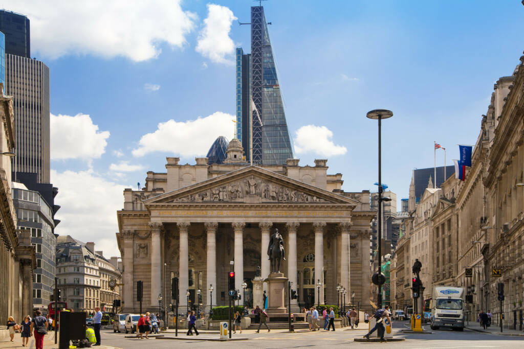 Royal exchange, Bank of England square, BoE  <a href=http://www.shutterstock.com/gallery-321952p1.html?cr=00&pl=edit-00>IR Stone</a> / <a href=http://www.shutterstock.com/?cr=00&pl=edit-00>Shutterstock.com</a>, © www.shutterstock.com (12.11.2024) 