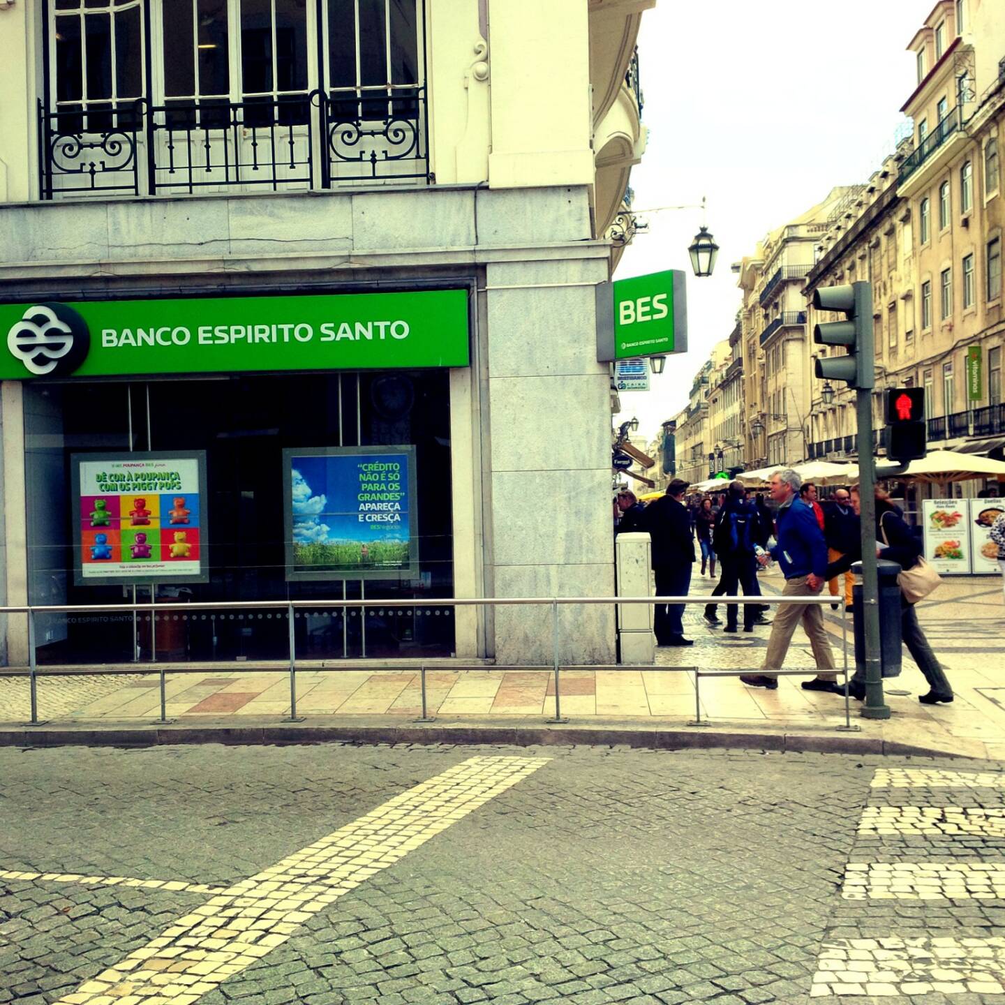 BES Banco Espirito Santo Lisbon by Romazur - Own work. Licensed under Creative Commons Attribution-Share Alike 3.0 via Wikimedia Commons - http://commons.wikimedia.org/wiki/File:Banco_Espirito_Santo_Lisbon.jpg#mediaviewer/File:Banco_Espirito_Santo_Lisbon.jpg