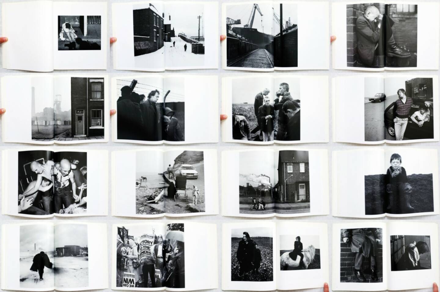 Chris Killip - In Flagrante, Secker & Warburg, 1988, Beispielseiten, spreads - http://josefchladek.com/book/chris_killip_-_in_flagrante