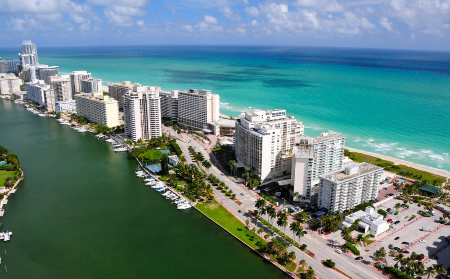 Miami, Floria, USA, http://www.shutterstock.com/de/pic-109905860/stock-photo-aerial-view-of-miami-south-beach-florida-usa.html 