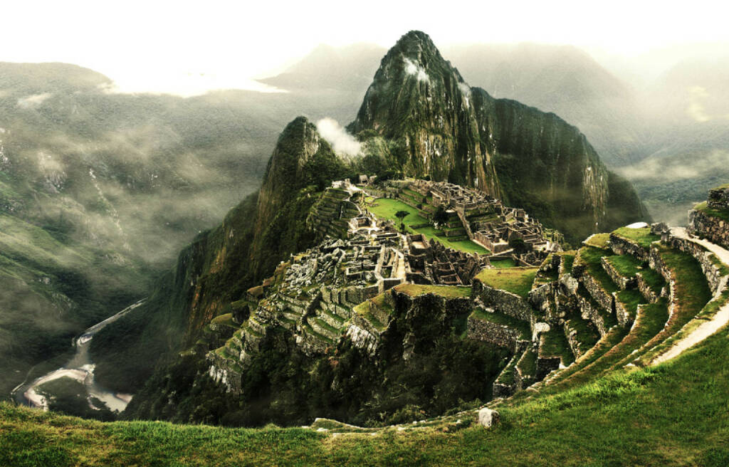 Machu Picchu, Peru, Südamerika, http://www.shutterstock.com/de/pic-173871023/stock-photo-machu-picchu-the-most-famous-lost-city-with-the-river-urubamba-located-near-cuzco-machu-picchu.html, © (www.shutterstock.com) (09.08.2014) 