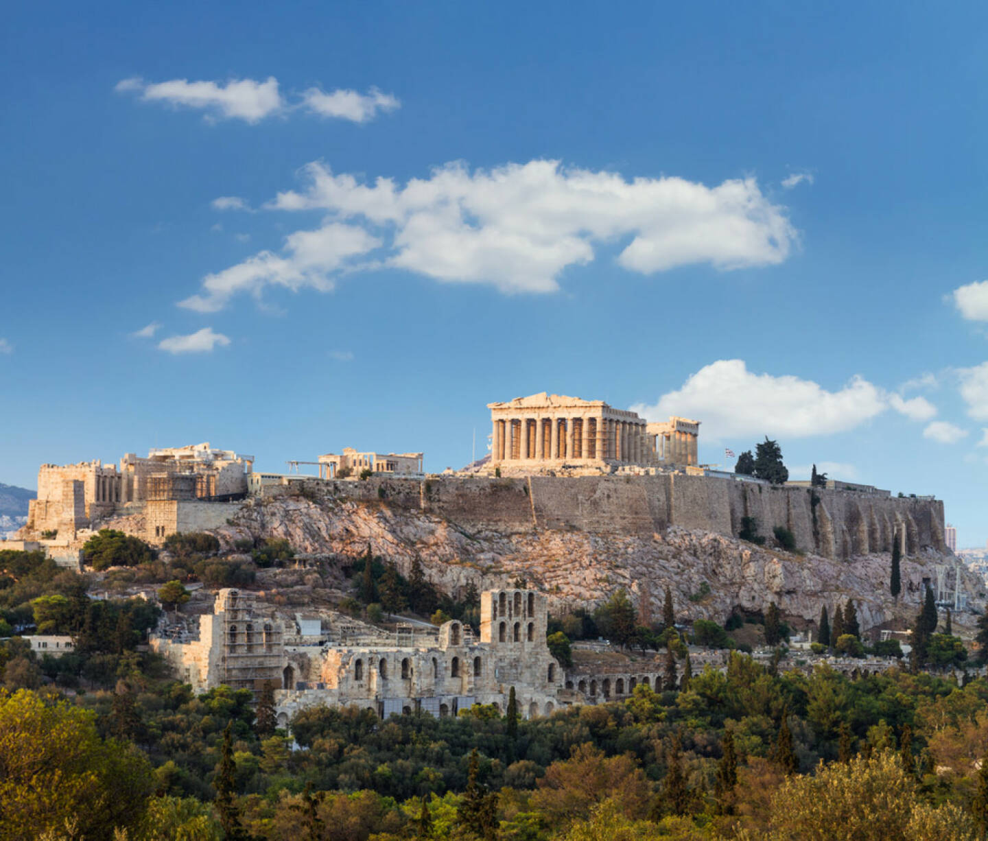 Akropolis, Athen, Griechenland, http://www.shutterstock.com/de/pic-141927709/stock-photo-parthenon-temple-on-the-athenian-acropolis-dedicated-to-the-maiden-goddess-athena.html