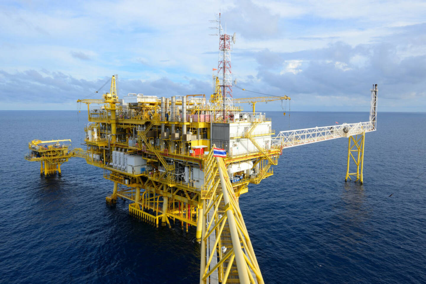 Bohrinsel, Meer, Industrie, Rohstoffe, Plattform, Öl, Gas, Thailand, http://www.shutterstock.com/de/pic-110796884/stock-photo-the-offshore-oil-rig-in-the-gulf-of-thailand.html
