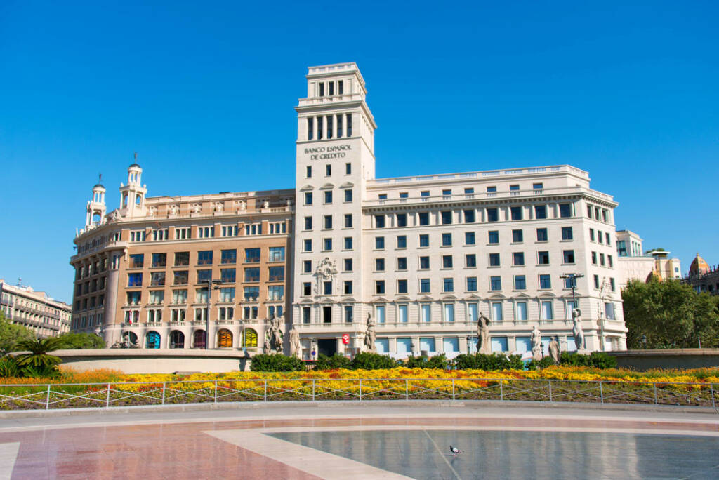 Banesto, spanische Kreditbank, Bank, Barcelona, Spanien, <a href=http://www.shutterstock.com/gallery-852841p1.html?cr=00&pl=edit-00>Nanisimova</a> / <a href=http://www.shutterstock.com/?cr=00&pl=edit-00>Shutterstock.com</a> , Nanisimova / Shutterstock.com, © www.shutterstock.com (10.08.2014) 