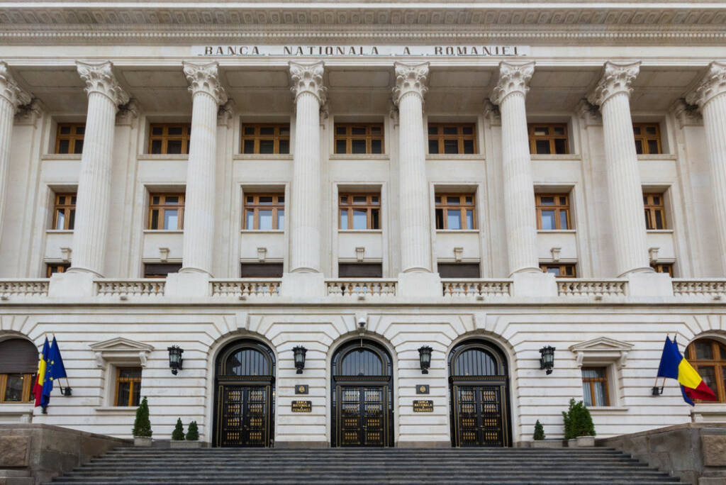 Nationalbank, Rumänien, Bank, rumänische Nationalbank, http://www.shutterstock.com/de/pic-140522437/stock-photo-the-facade-and-front-of-the-newly-renovated-romanian-national-bank.html , © www.shutterstock.com (10.08.2014) 