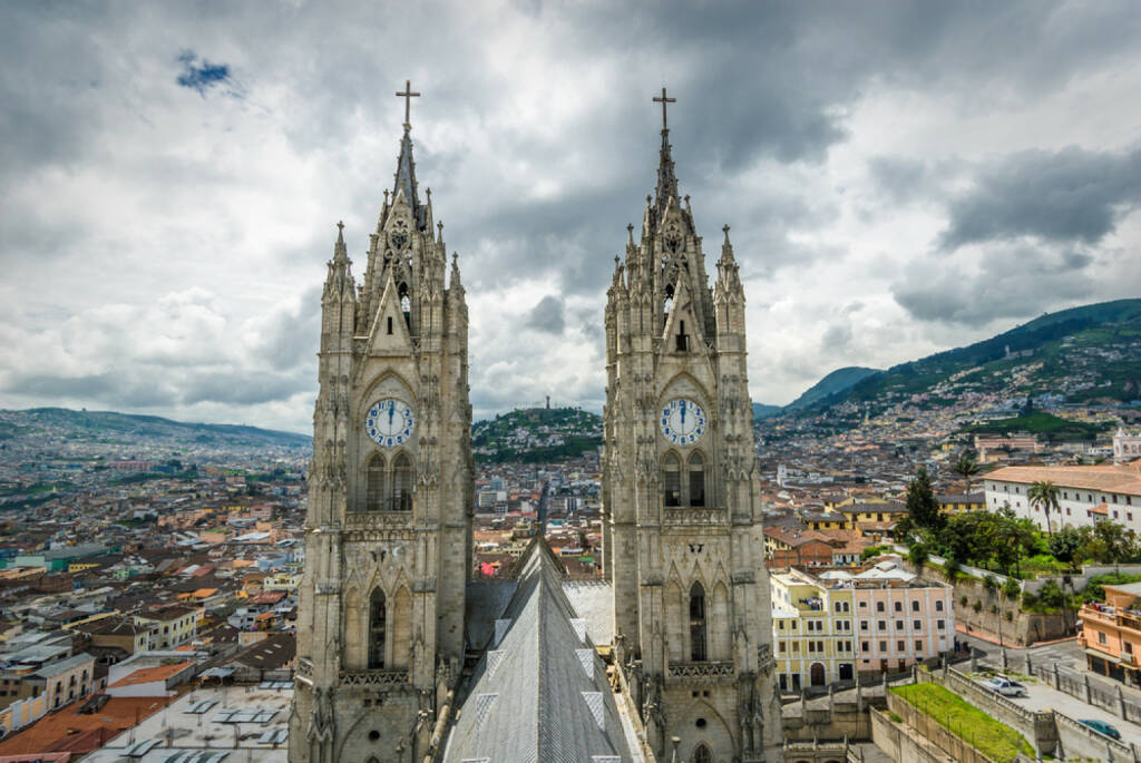 Quito, Ecuador, http://www.shutterstock.com/de/pic-154309010/stock-photo-basilica-del-voto-nacional-quito-ecuador.html, © (www.shutterstock.com) (11.08.2014) 