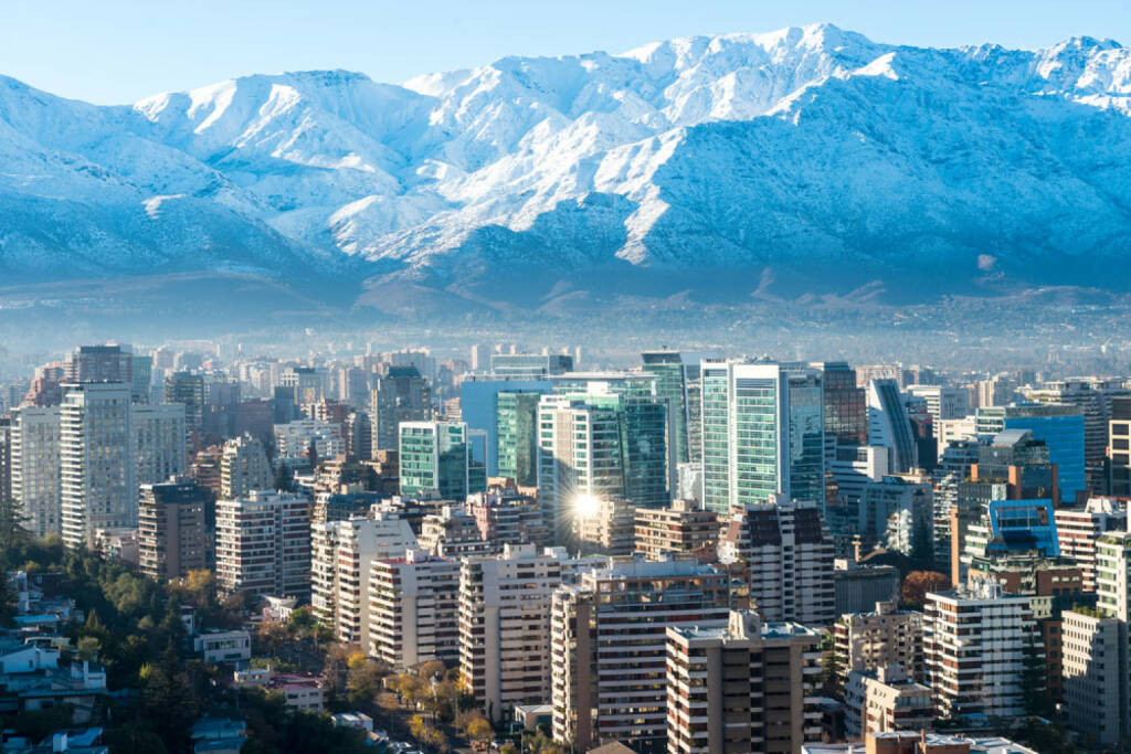 Santiago de Chile, Chile, http://www.shutterstock.com/de/pic-198592412/stock-photo-santiago-white-cityscape.html, © (www.shutterstock.com) (11.08.2014) 
