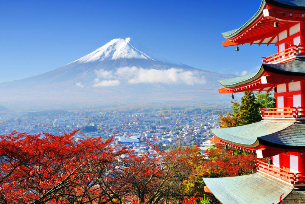 Mount Fuji, Japan, http://www.shutterstock.com/de/pic-147744140/stock-photo-mt-fuji-with-fall-colors-in-japan.html , © (www.shutterstock.com) (11.08.2014) 