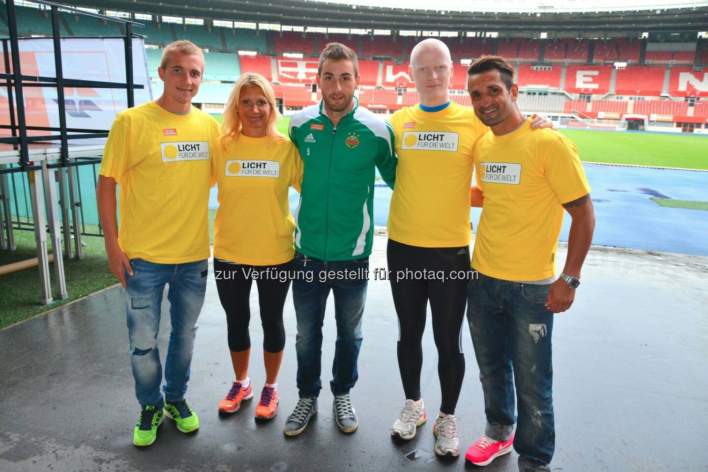 Christopher Dibon (SK Rapid), Kabarettistin Angelika Niedetzky, Thanos Petsos (SK Rapid), Special Needs Team-Spieler Danijel Krnjeta, Thaiboxprofi Fadi Merza: Training für den erste bank vienna night run