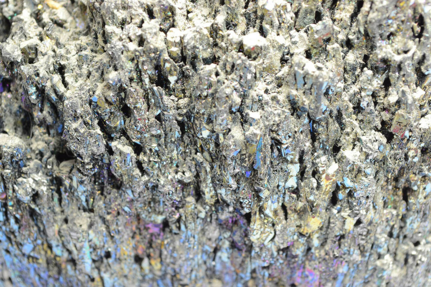 Chalcopyrite, Seltene Erden, Metall, http://www.shutterstock.com/de/pic-137251748/stock-photo-chalcopyrite-stone-texture.html