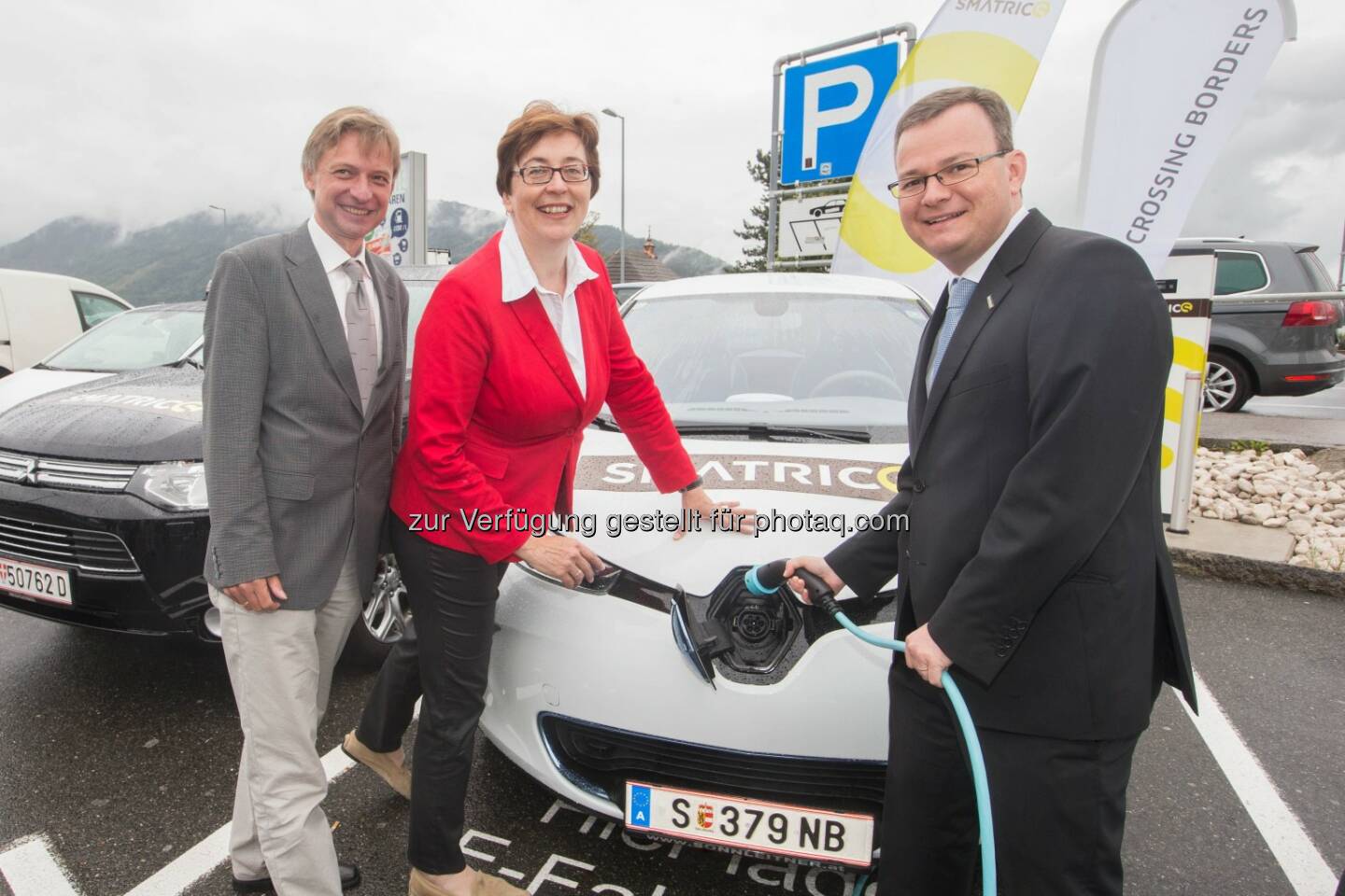 Wolfgang Pell, Theresia Vogel und Michael Viktor Fischer - Verbund Solutions GmbH: Grenzüberschreitend mehr e-mobiler Komfort - Crossing Borders Elektromobilität (Bild: Verbund Solutions GmbH/APA-Fotoservice/Vogl)