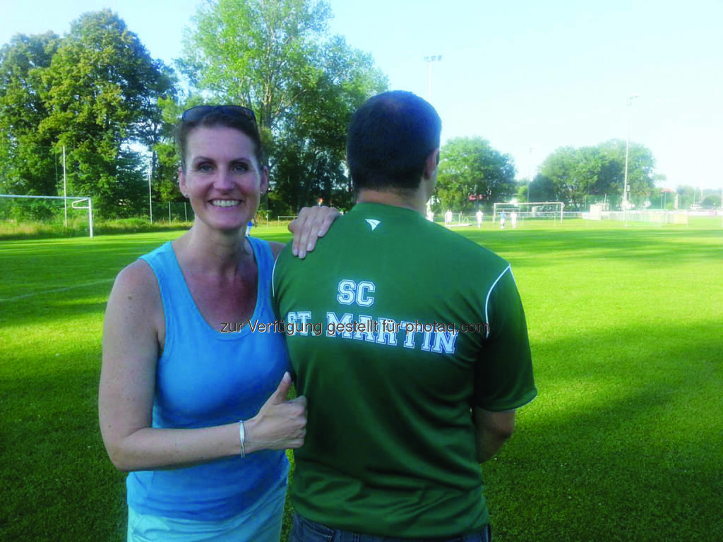 Vizerektorin Gabriele Anderst-Kotsis (Johannes Kepler Universität), Fußballplatz St. Martin - aus der Serie Was machen die JKU-ProfessorInnen eigentlich im Sommer?  (Bild: JKU), © Aussendung (21.08.2014) 