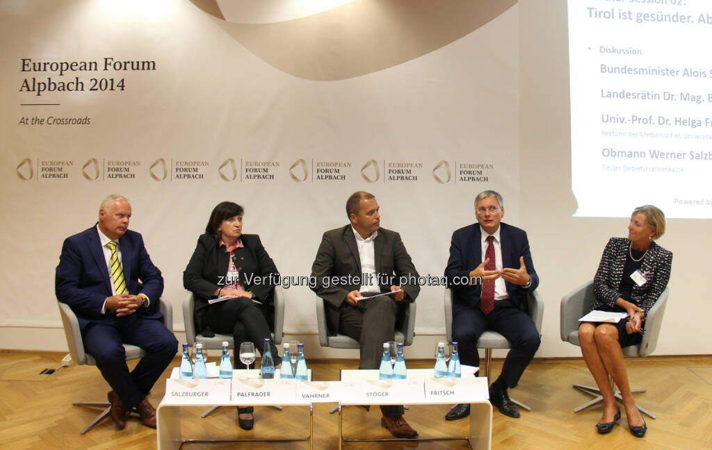 Werner Salzburger, Tiroler Gebietskrankenkasse; Landesrätin Beate Palfrader; Alois Vahrner, Chefredakteur, Tiroler Tageszeitung; Bundesminister Alois Stöger; Helga Fritsch, Rektorin der Medizinischen Universität InnsbruckTiroler Gebietskrankenkasse: Tirol ist gesünder. Aber warum? (c) Danderfer (22.08.2014)